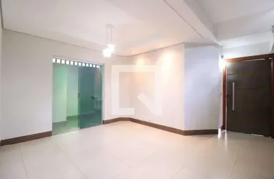 Casa com 3 quartos para alugar na Avenida Portugal, Tibery, Uberlândia