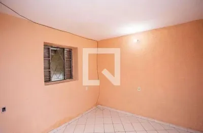 Casa com 1 quarto para alugar na Rua Jatobá, Serraria, Diadema