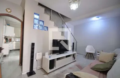 Casa com 3 quartos para alugar na Rua Luiz Antônio de Oliveira Alves, Vila Mazzei, São Paulo