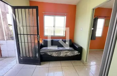 Casa para Aluguel - Dr. Laureano, 2 Quartos,  75 m² - Duque de Caxias