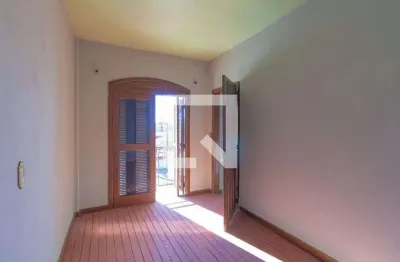Casa com 3 quartos para alugar na Rua Marechal Deodoro, Niterói, Canoas