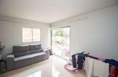 Casa com 3 quartos para alugar na Rua Goiabeiras, Tropical, Contagem