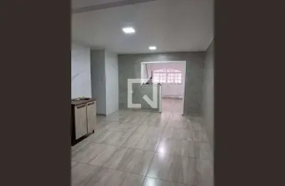 Casa com 3 quartos para alugar na Rua Olímpia, Utinga, Santo André