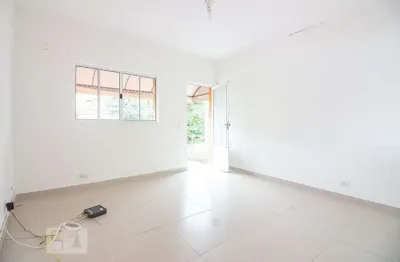 Casa com 2 quartos para alugar na Rua São Fidélis, Jaguaré, São Paulo