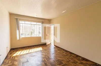 Casa com 3 quartos para alugar na Rua Professor Lindolfo da Rocha Pombo, Bacacheri, Curitiba