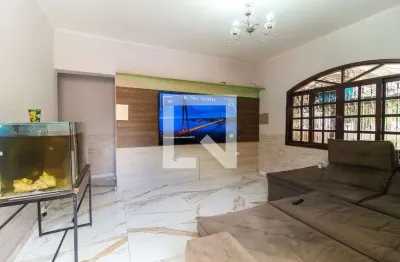 Casa com 3 quartos para alugar na Rua José Gil, Itaquera, São Paulo