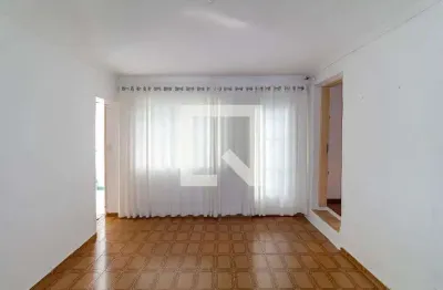 Casa com 1 quarto para alugar na Rua Fernão Lopes de Camargo, Jardim Teresa, São Paulo
