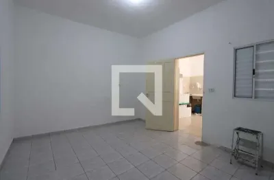 Casa com 1 quarto para alugar na Rua Fernão Lopes de Camargo, Jardim Teresa, São Paulo