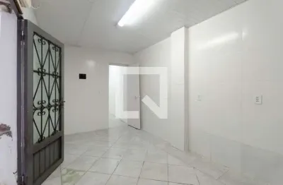 Casa com 2 quartos para alugar na Rua Barão do Triunfo, Azenha, Porto Alegre