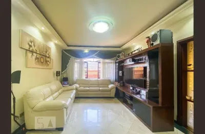 Casa com 3 quartos para alugar na Rua Natalino Poppi, Adalgisa, Osasco