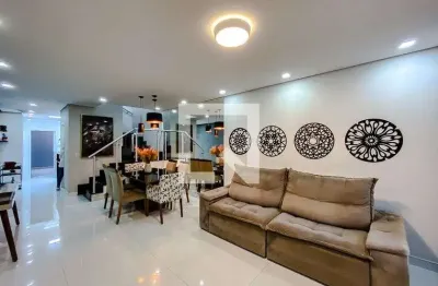 Casa com 3 quartos para alugar na Rua Juventina Santana, Belém, São Paulo