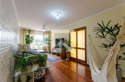 Casa com 3 quartos para alugar na Rua Maestro João de Souza Lima, Jaraguá, São Paulo