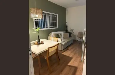 Casa com 2 quartos para alugar na Rua Conselheiro Elias de Carvalho, Vila Mascote, São Paulo