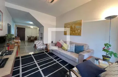 Casa com 3 quartos para alugar na Rua General Góis Monteiro, Vila Romana, São Paulo