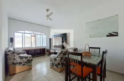 Casa com 2 quartos para alugar na Rua Barão de Itararé, Vilamar, Praia Grande