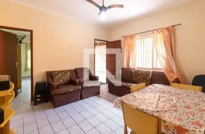 Casa com 2 quartos para alugar na Rua Thomé de Souza, Aviação, Praia Grande
