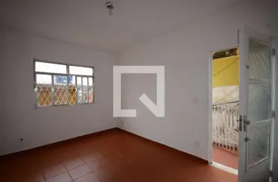Casa com 1 quarto para alugar na Rua Amandiu, Irajá, Rio de Janeiro