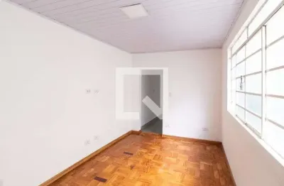 Casa com 1 quarto para alugar na Rua Helena, Centro, Carapicuíba