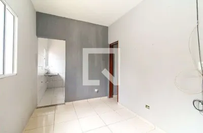 Casa com 2 quartos para alugar na Rua Elza Soares de Arruda, Vila Jacuí, São Paulo