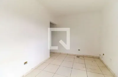 Casa com 2 quartos para alugar na Rua Elza Soares de Arruda, Vila Jacuí, São Paulo