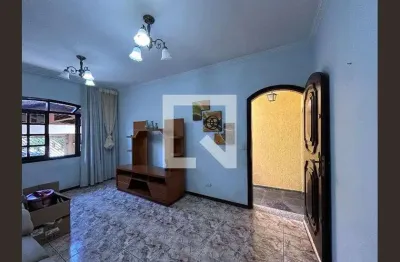 Casa com 3 quartos para alugar na Rua Alessandro Leopardi, Jaraguá, São Paulo