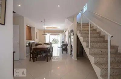 Casa com 3 quartos para alugar na Rua São Platão, Anil, Rio de Janeiro