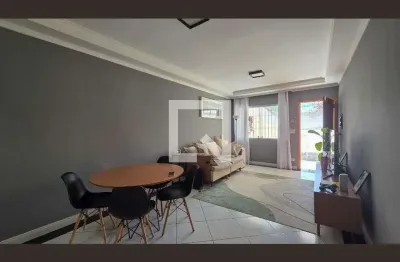 Casa com 3 quartos para alugar na Rua Itabapoana, Jurubatuba, São Paulo