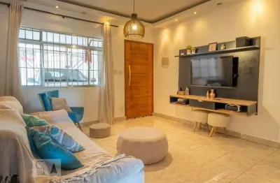 Casa com 2 quartos para alugar na Rua Paschoal Mastroeni, Água Fria, São Paulo