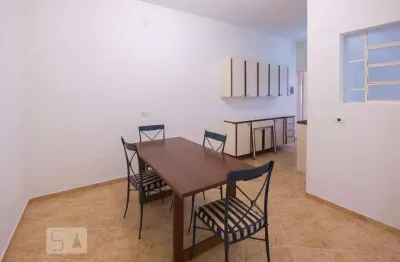 Casa com 1 quarto para alugar na Rua Filipinas, Alto da Lapa, São Paulo