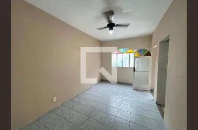 Casa com 2 quartos para alugar na Rua Xavier dos Pássaros, Piedade, Rio de Janeiro