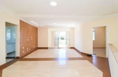 Casa com 4 quartos para alugar na Rua Hélio Vessoni, Vila Jacuí, São Paulo