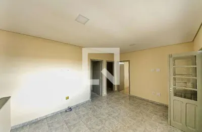 Casa com 2 quartos para alugar na Rua Francisco Rebelo, Vila Alpina, São Paulo