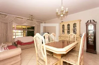 Casa com 3 quartos para alugar na Rua Evaristo Vaz de Arruda, Tatuapé, São Paulo