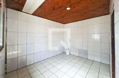 Casa para alugar na rua deputado pinheiro júnior, vila caiçara, praia grande por r$ 850