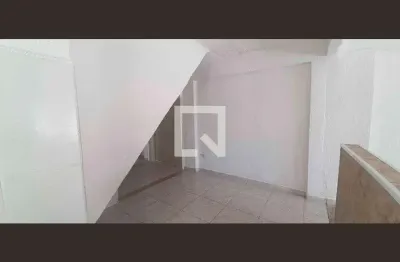 Casa com 2 quartos para alugar na Rua João Marcheti, Ayrosa, Osasco