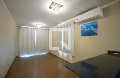 Casa com 2 quartos para alugar na Rua Pedro Ferreira, Vila Três, São Gonçalo