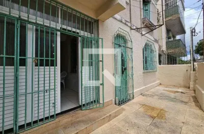 Casa com 5 quartos para alugar na Rua da Jaqueira, Nazaré, Salvador