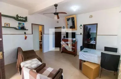 Casa com 3 quartos para alugar na Rua da Amizade, Itaipu, Niterói