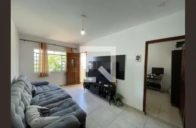 Casa com 2 quartos para alugar na Rua Soldado João Espinardi, Picanço, Guarulhos