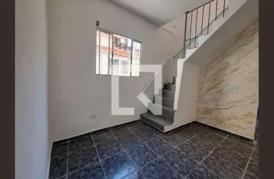 Casa com 2 quartos para alugar na Rua Helena Carobres Camili, Veloso, Osasco