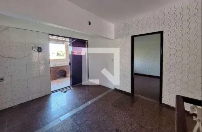 Casa com 2 quartos para alugar na Rua Comendador Assad Abdalla, Barreto, Niterói