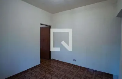 Casa com 2 quartos para alugar na Avenida Maria Santana, Vila Jacuí, São Paulo