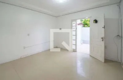 Casa com 2 quartos para alugar na Rua Ana Maria, Fátima, Canoas