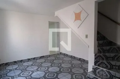 Casa com 3 quartos para alugar na Rua Elias Dabarian, Conjunto Inocoop-Bonsucesso, Guarulhos