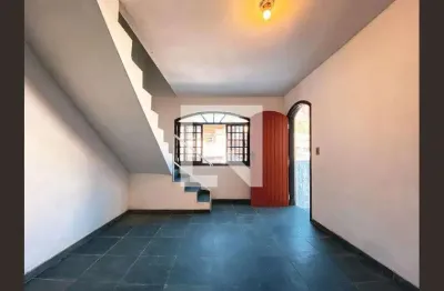 Casa com 2 quartos para alugar na Rua Estreano Augusto Escalera, Butantã, São Paulo