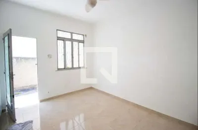 Casa com 1 quarto para alugar na Rua Araguari, Ramos, Rio de Janeiro