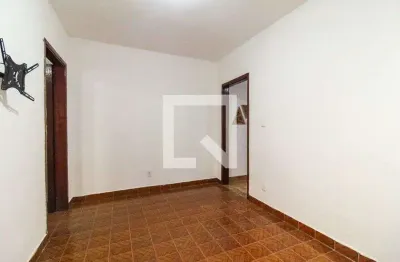 Casa com 2 quartos para alugar na Rua Capitania de Itamaracá, Itaquera, São Paulo