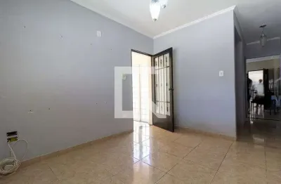 Casa com 2 quartos para alugar na Rua Laurentina Jorge Ribeiro, Vila Ré, São Paulo