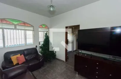 Casa com 5 quartos para alugar na Rua das Mangueiras, Colonial, Contagem