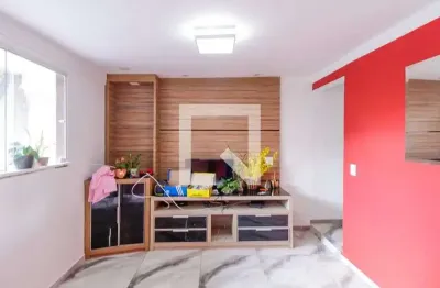 Casa com 2 quartos para alugar na Rua Lotus, Vila Ema, São Paulo